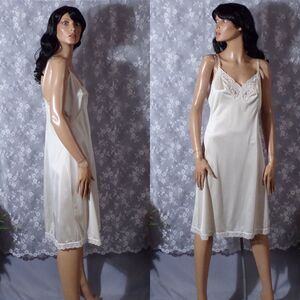 Vintage 80s Slip 1980s Beige Dress Full Slip Lingerie Nightie Retro Size Medium